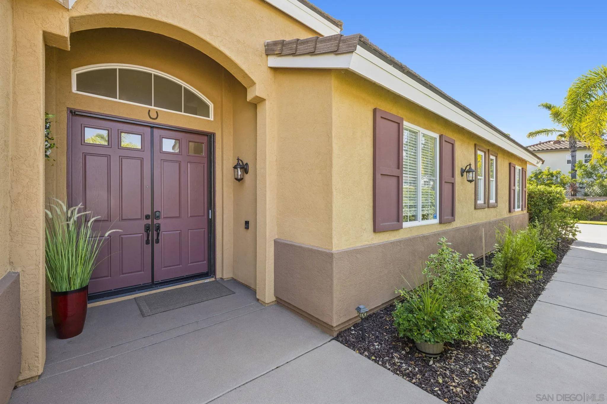 Vista, CA 92081,898 Via Allegra