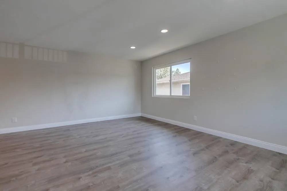 Lakeside, CA 92040,12115 Wintergreen Dr #4