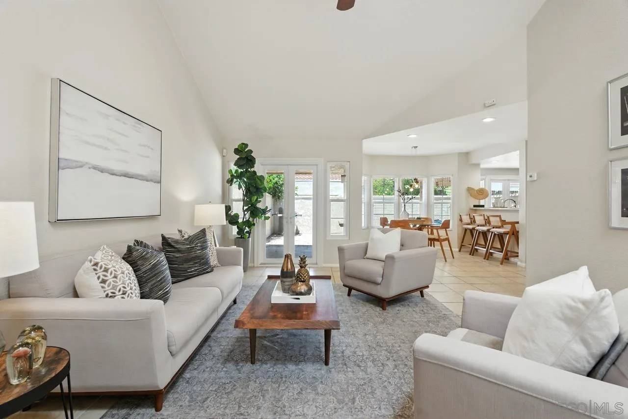 San Diego, CA 92128,15905 Avenida Villaha #81