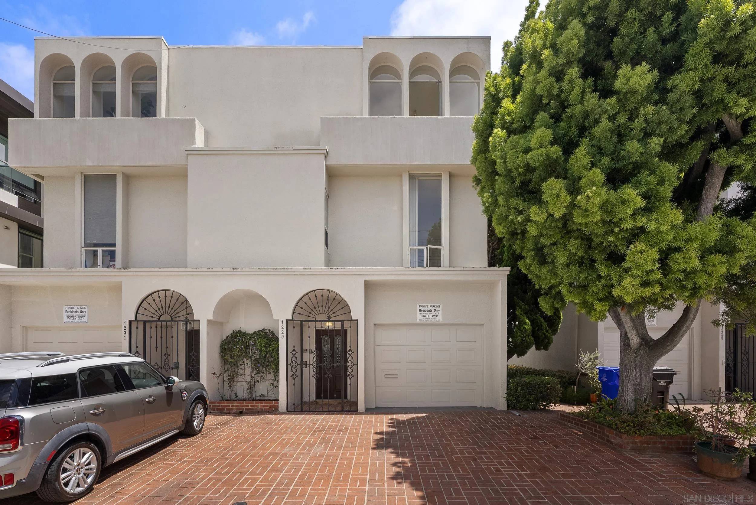 La Jolla, CA 92037,1229 Roslyn Ln
