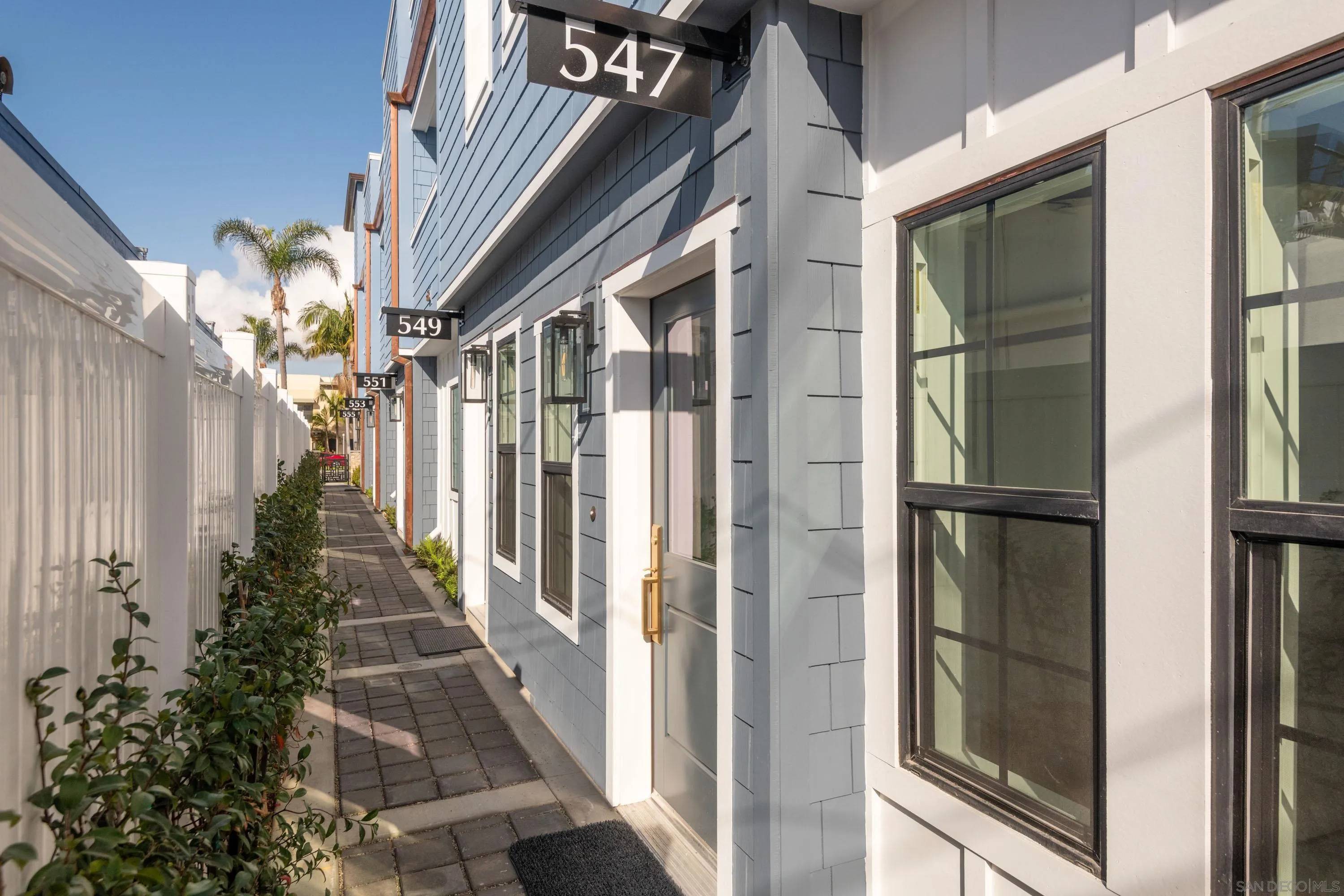 Coronado, CA 92118,547 Orange Ave
