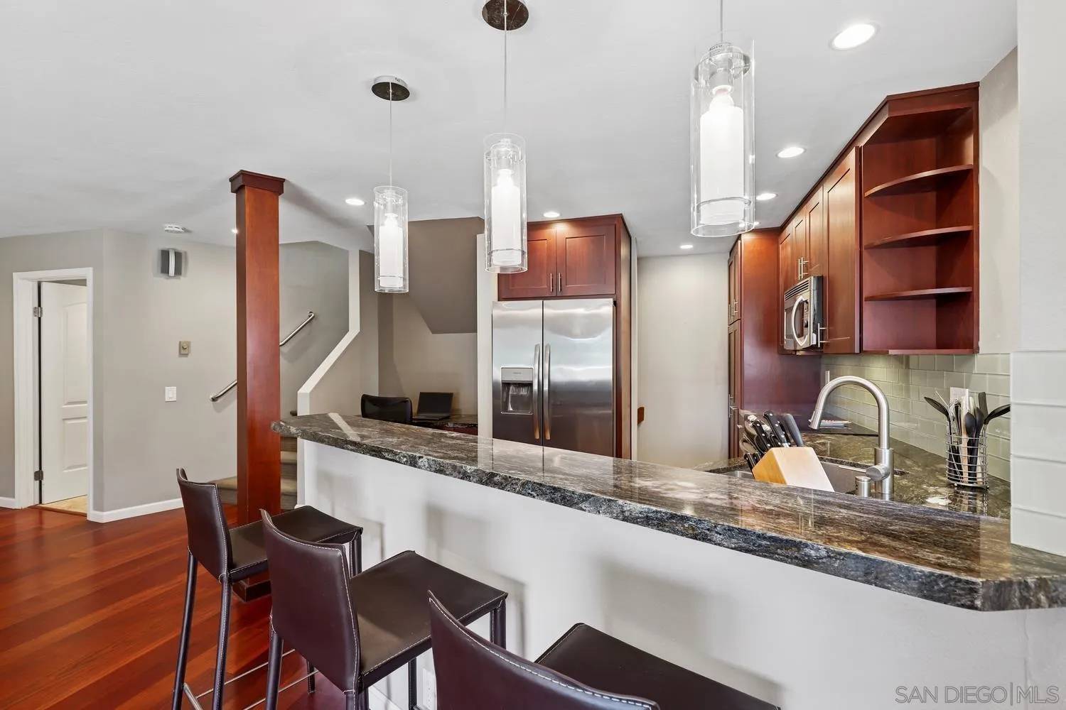 La Jolla, CA 92037,8436 Via Sonoma #67