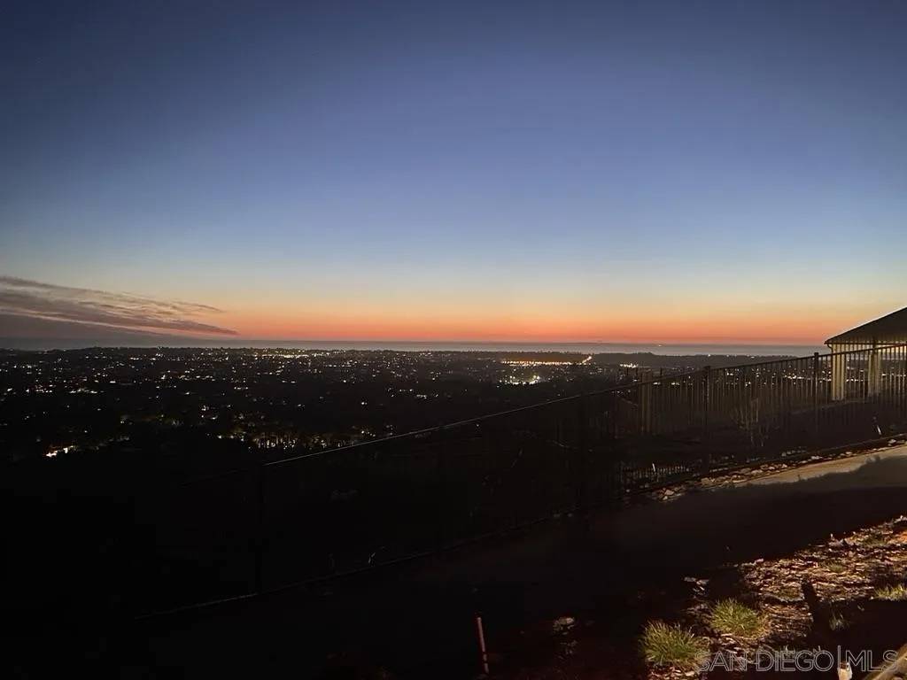Encinitas, CA 92024,3881 Rancho Summit Dr