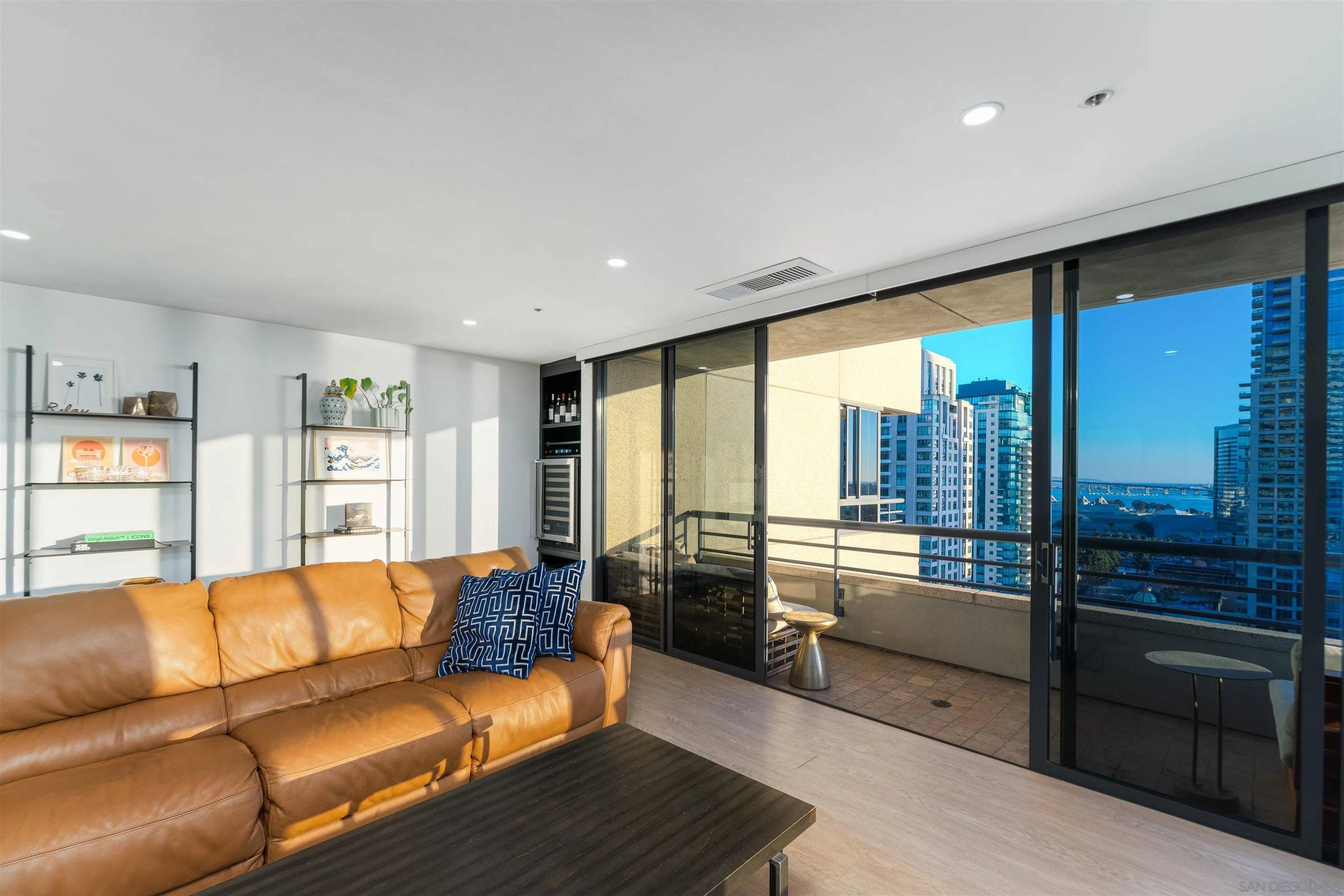 San Diego, CA 92101,700 Front St #1102