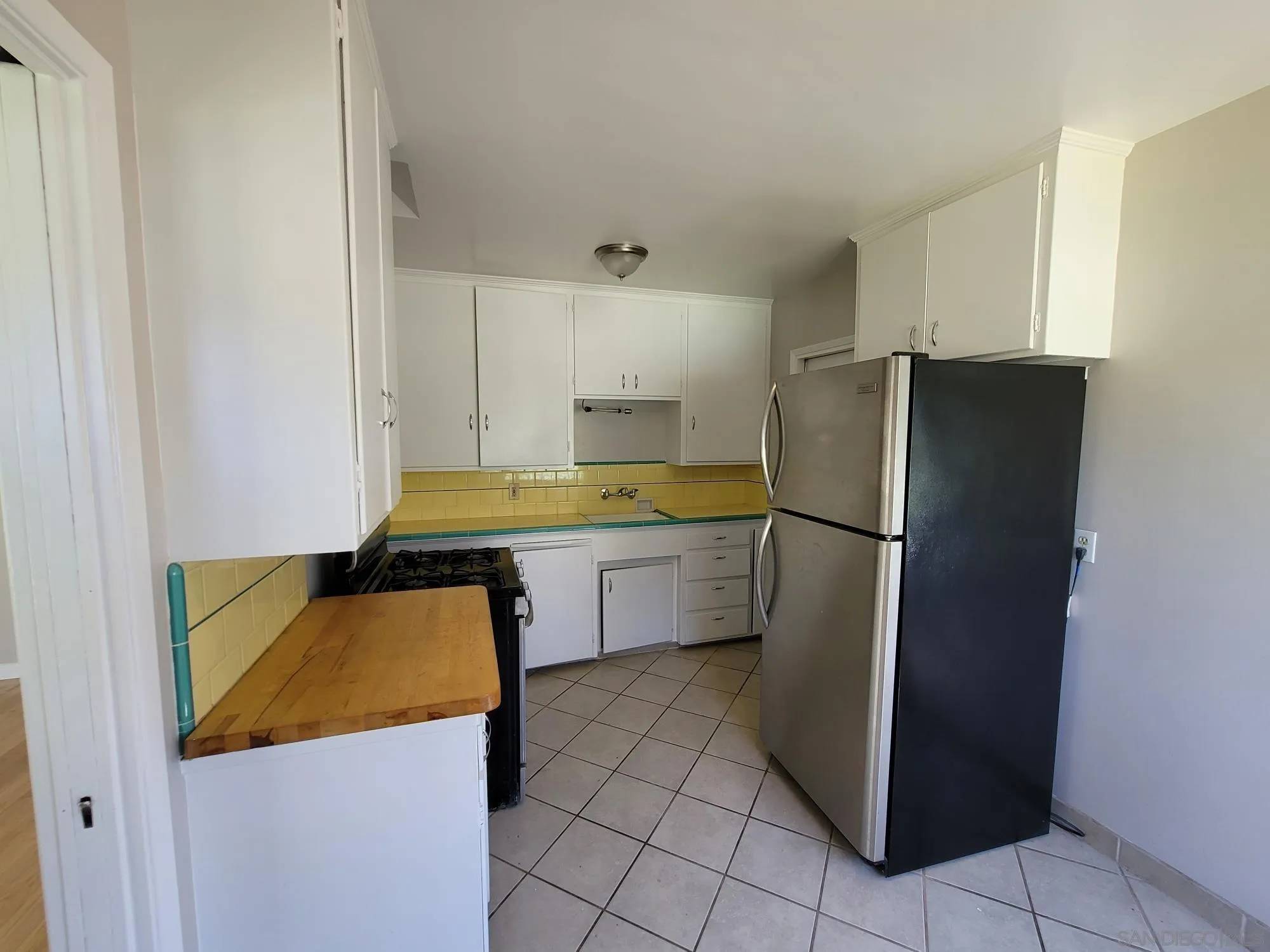 San Diego, CA 92107,4660 Saratoga Ave
