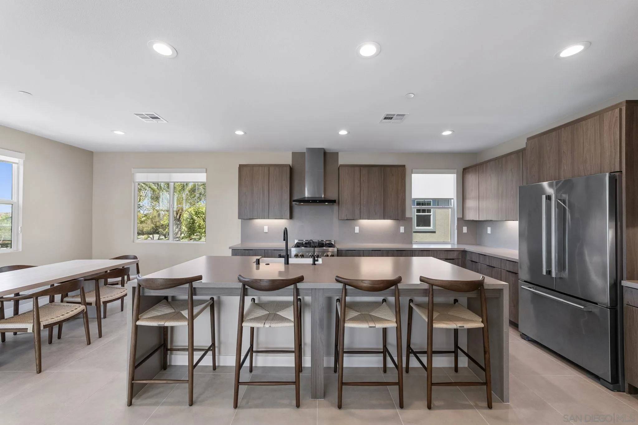 San Diego, CA 92130,13016 Lumen Way