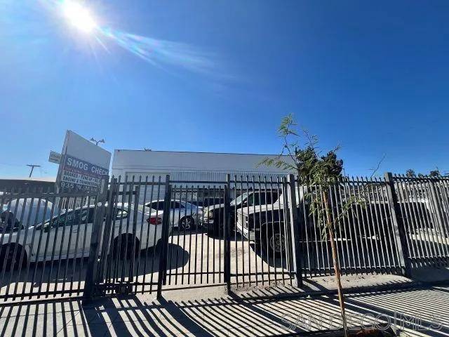 El Cajon, CA 92020,939 W Main