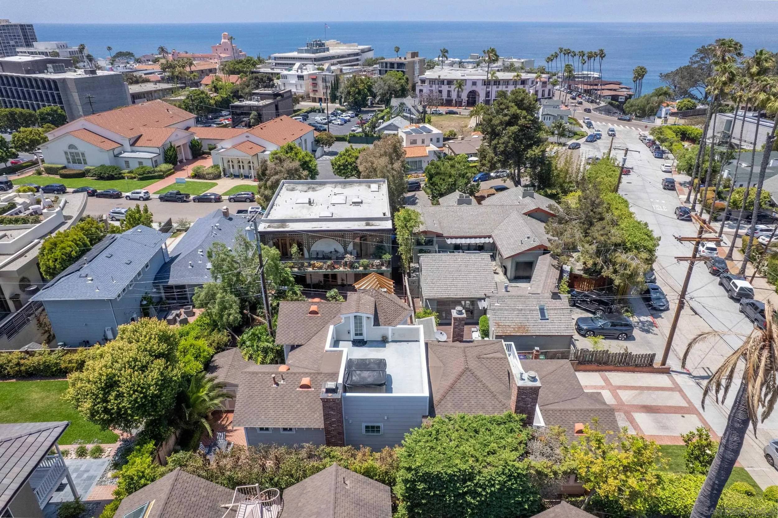 La Jolla, CA 92037,7824 Exchange Pl