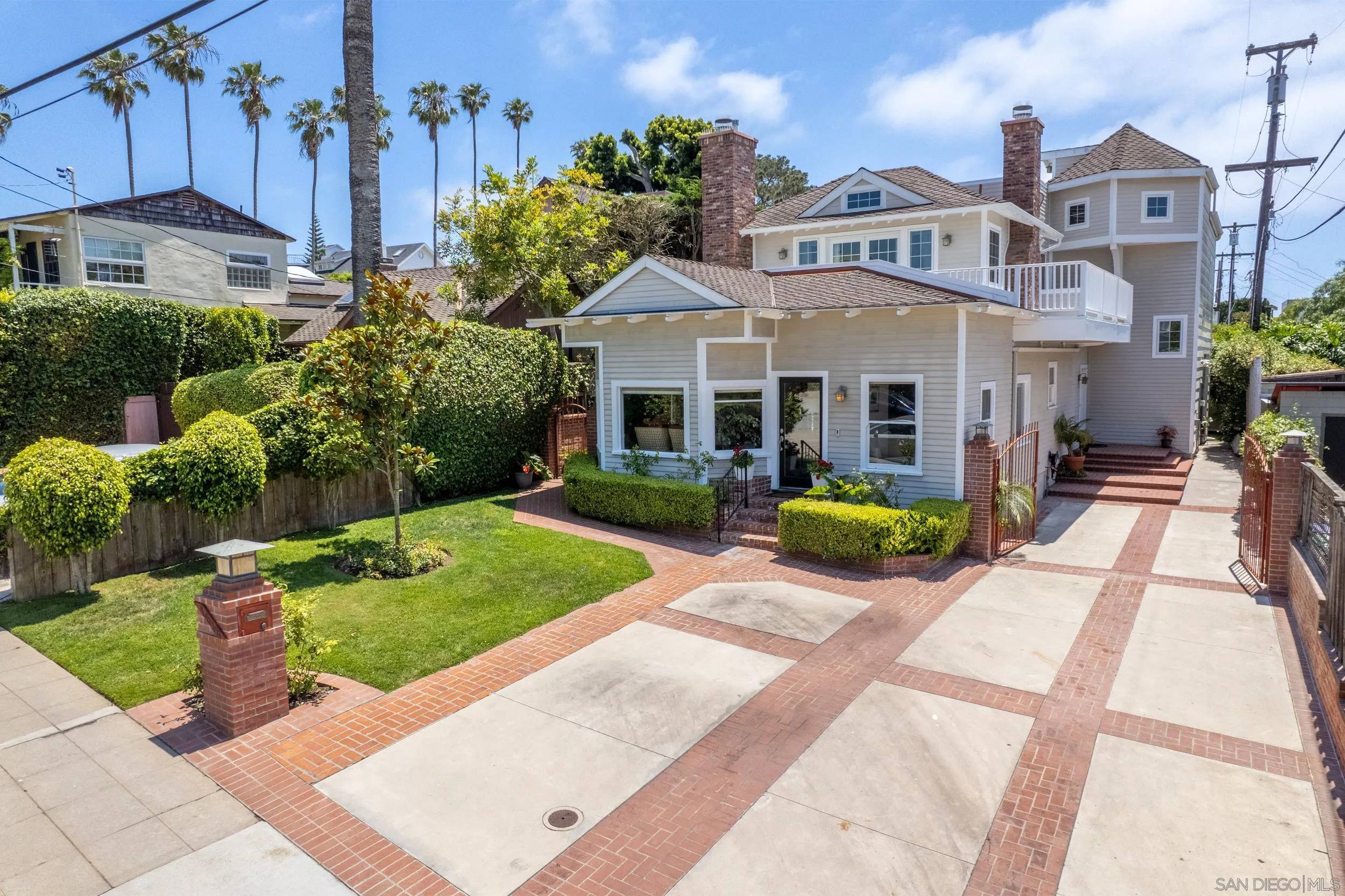 La Jolla, CA 92037,7824 Exchange Pl
