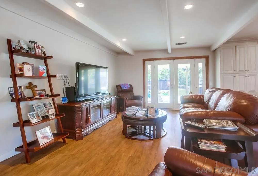 Fallbrook, CA 92028,214 Deddie Ter