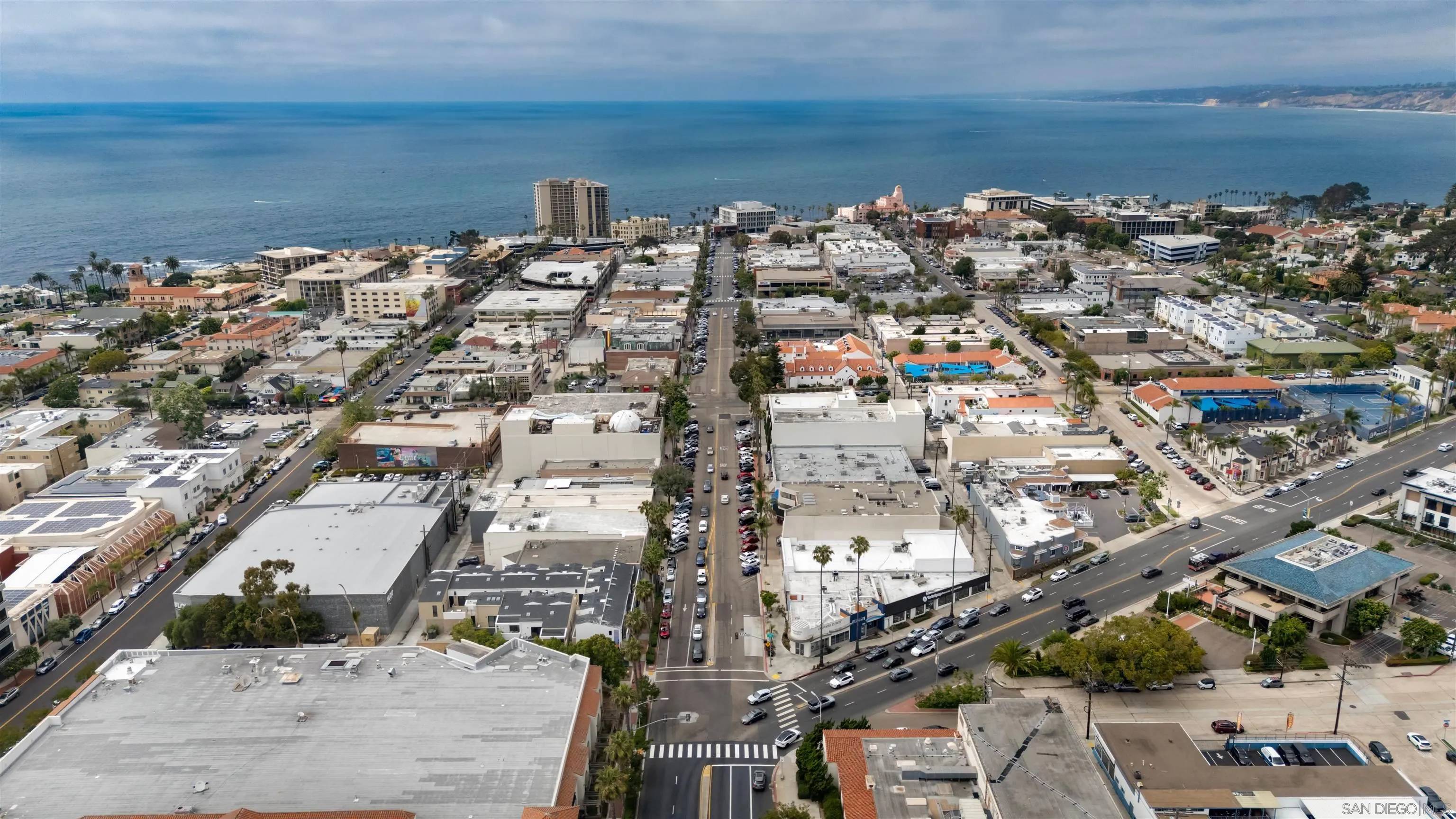 La Jolla, CA 92037,7606 Girard Avenue