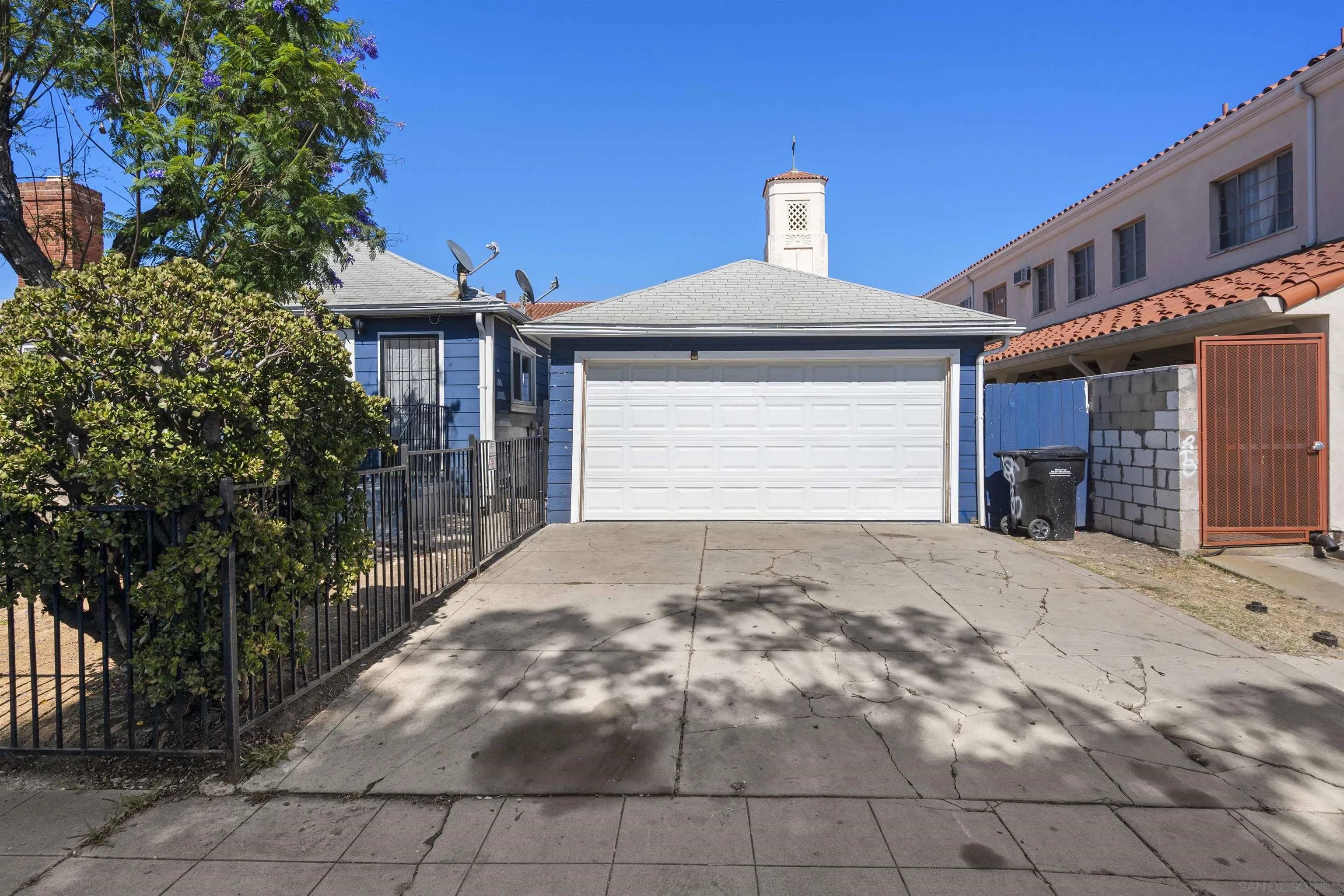 San Diego, CA 92116,3283 Meade Avenue