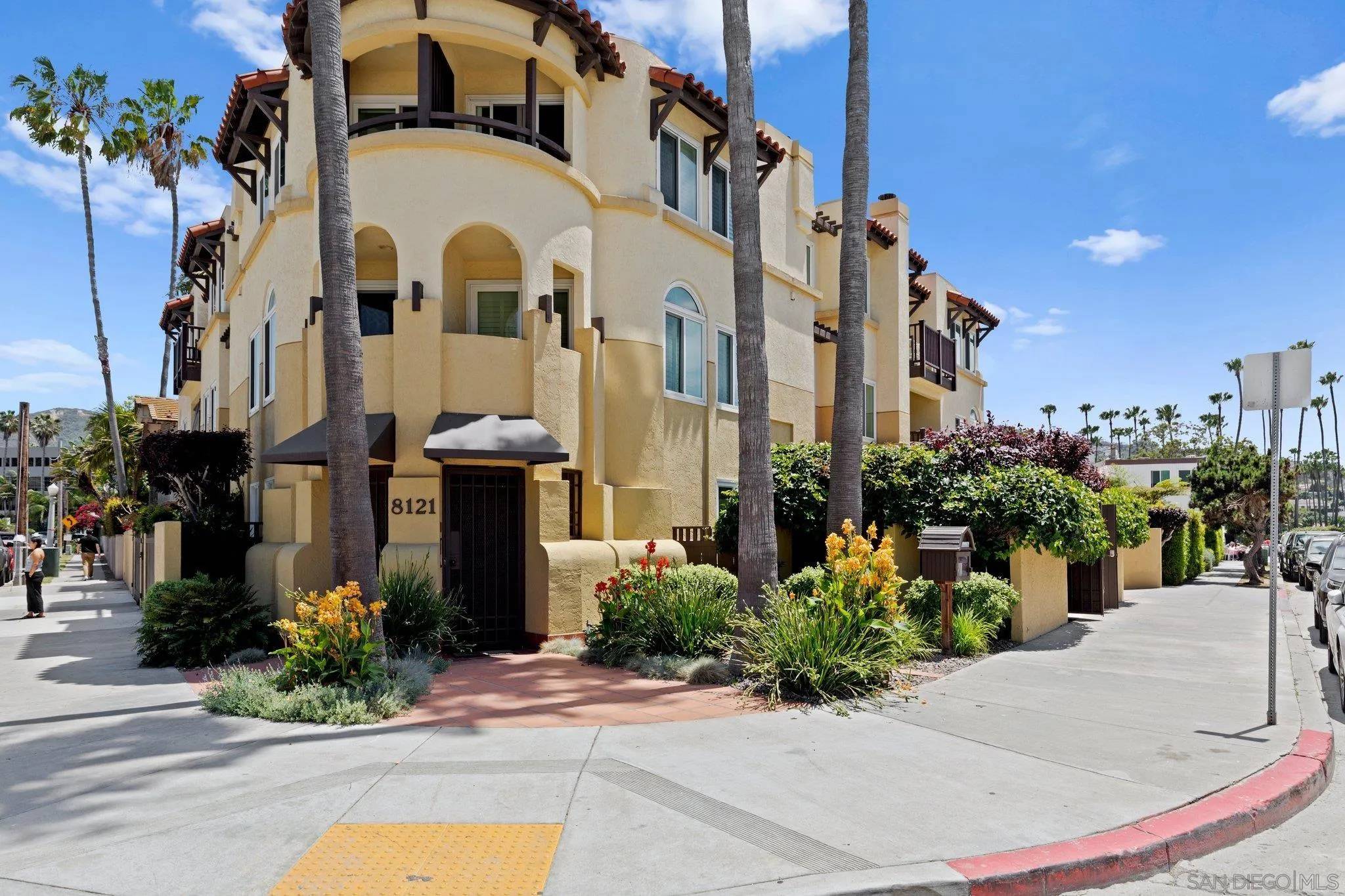 La Jolla, CA 92037,8121 Camino Del Sol #102