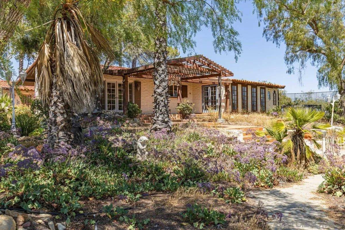 Escondido, CA 92026,31659-61 Rocking Horse Rd