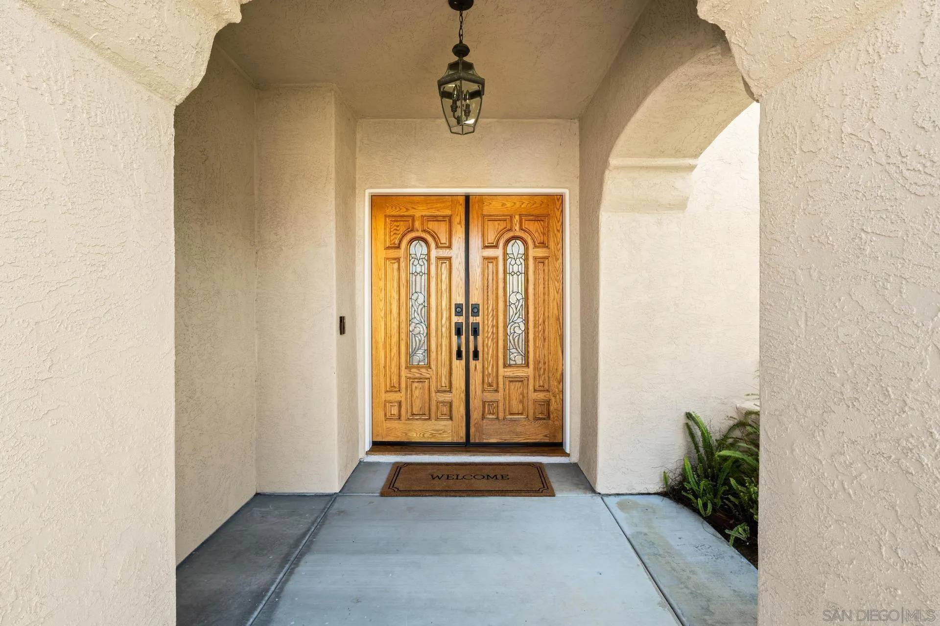 San Diego, CA 92117,3849 Chippewa Ct