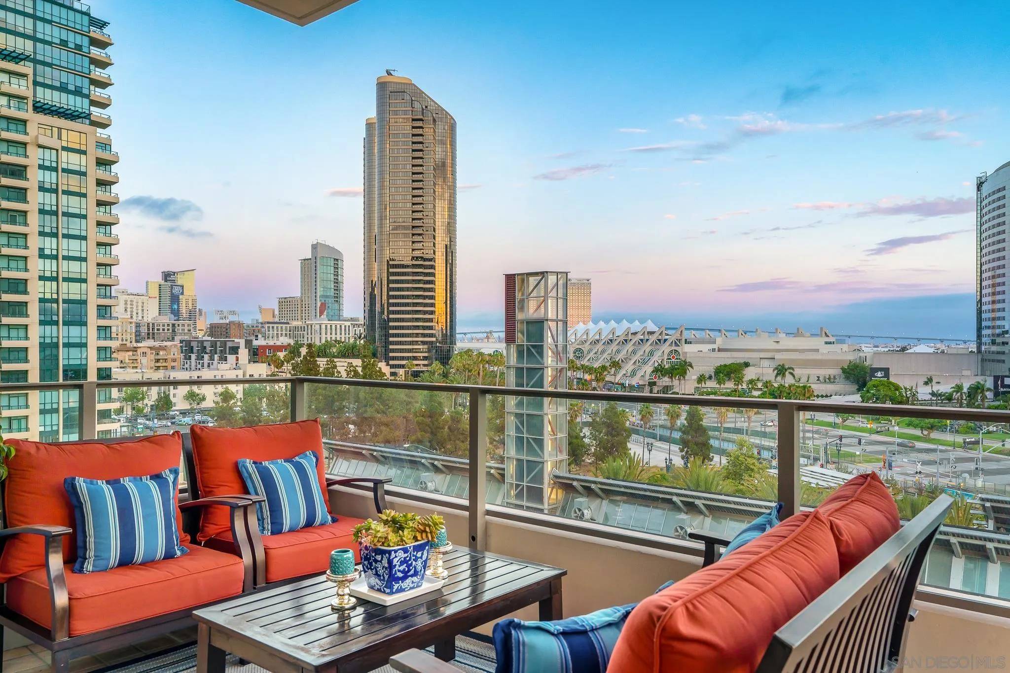 San Diego, CA 92101,550 Front St. #608