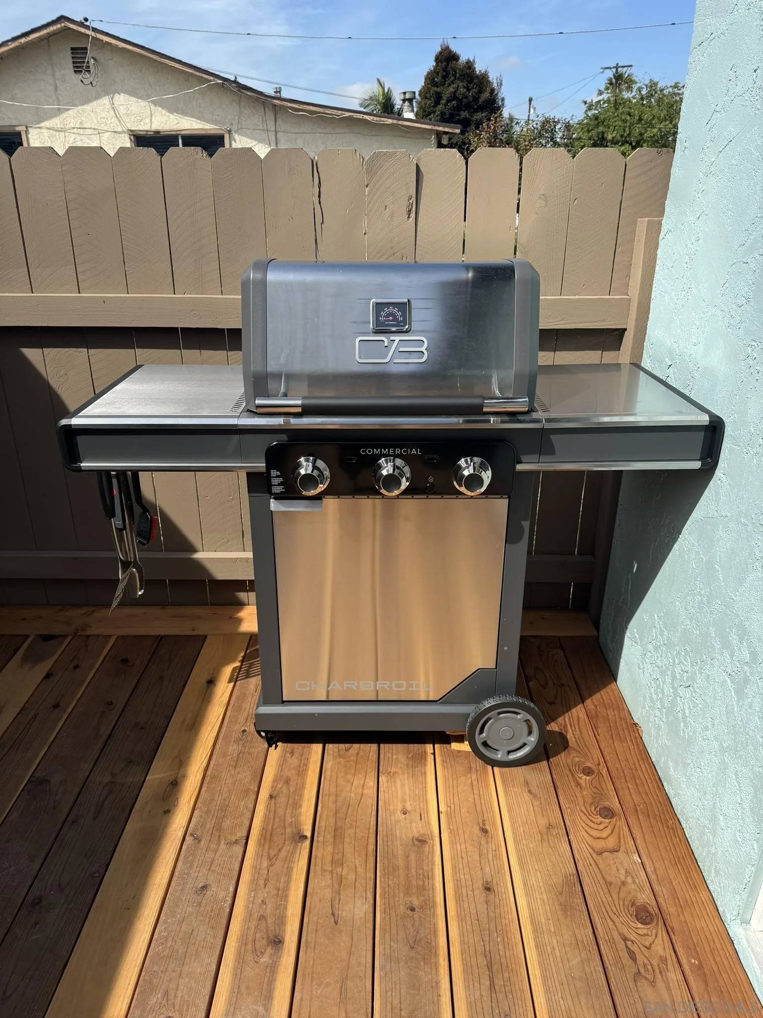 Vista, CA 92083,464-466 W Los Angeles Dr.