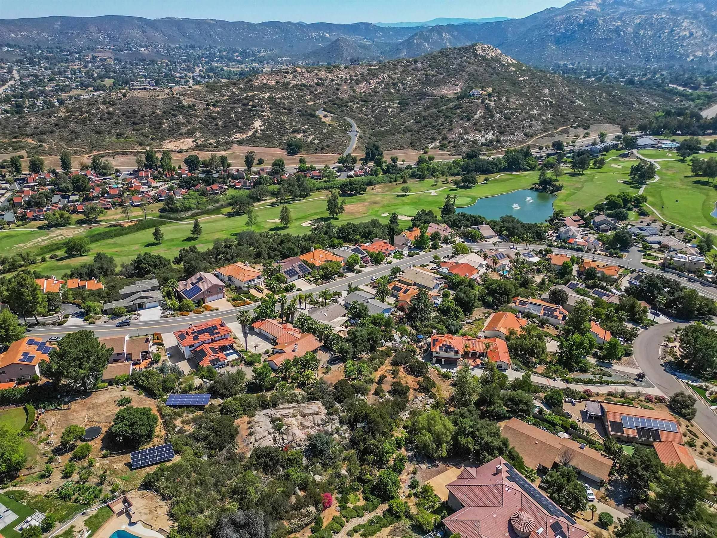 Ramona, CA 92065,15549 Vista Vicente Dr