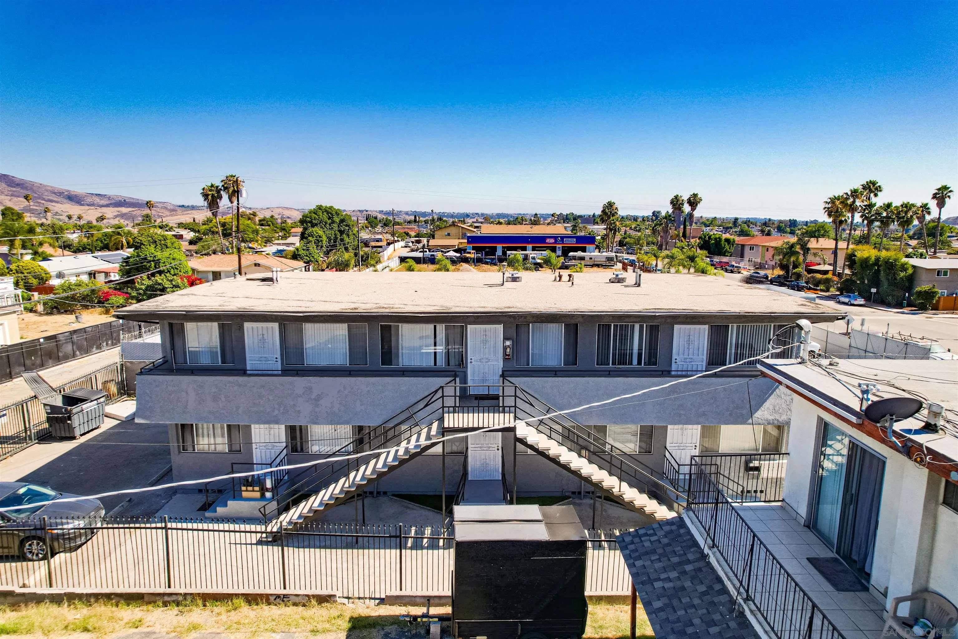 Spring Valley, CA 91977,913 Grand Ave
