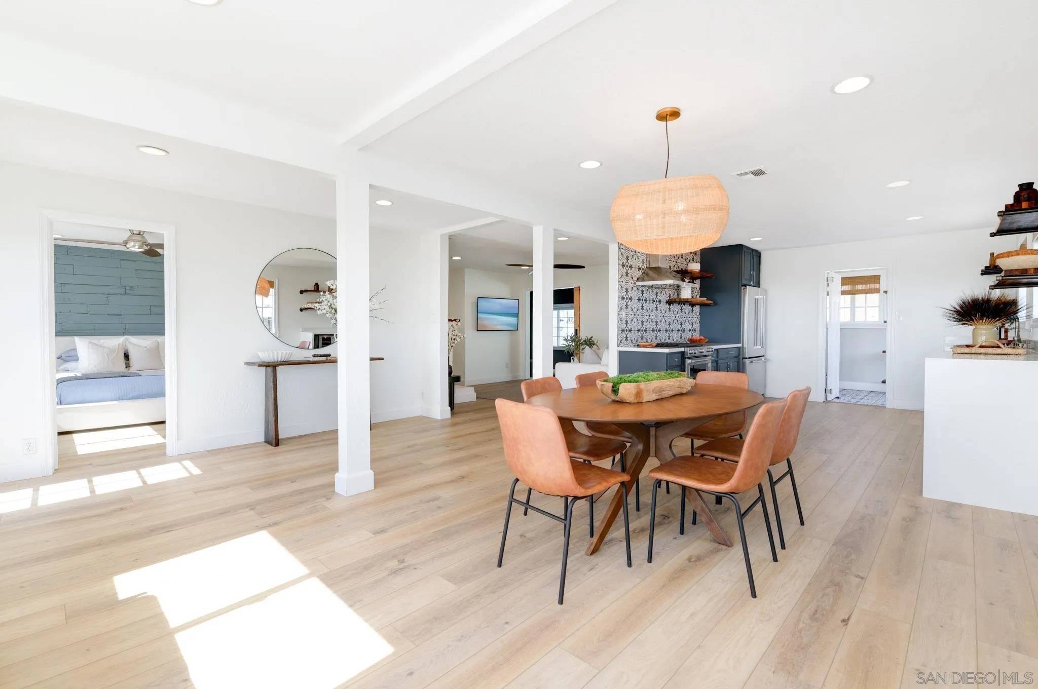 Encinitas, CA 92024,1129 Bonita Dr