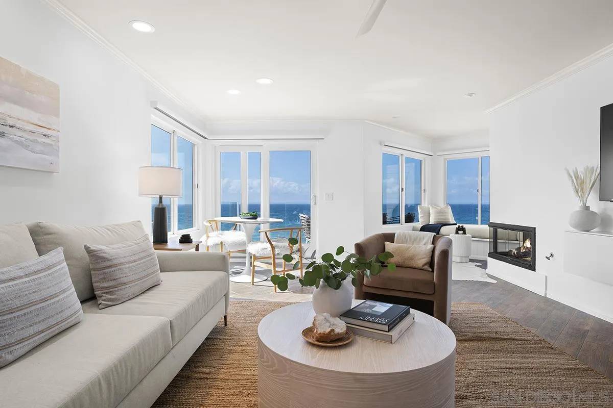 Solana Beach, CA 92075,239 S Helix #22