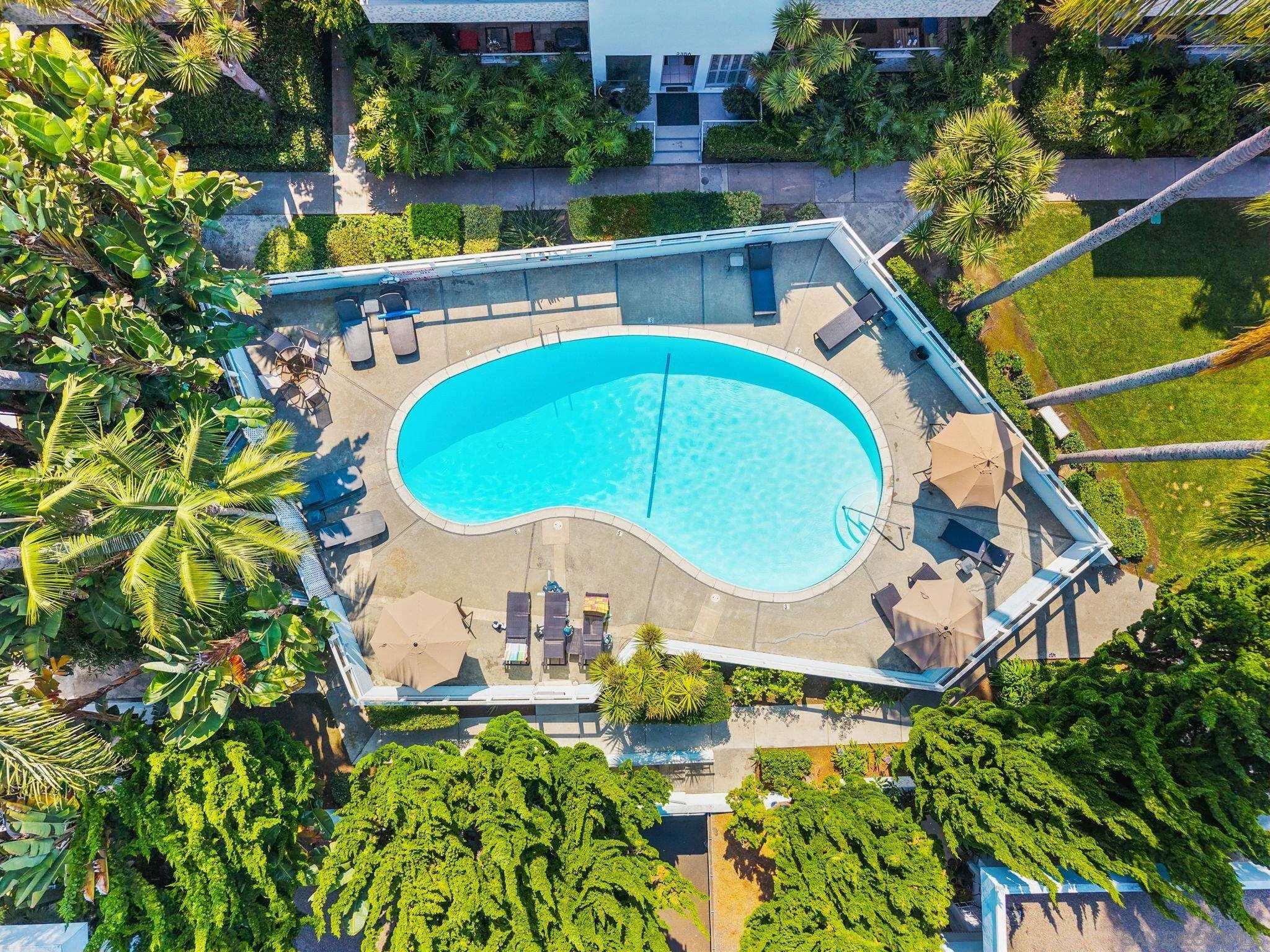 La Jolla, CA 92037,2352 Torrey Pines Rd Unit 9