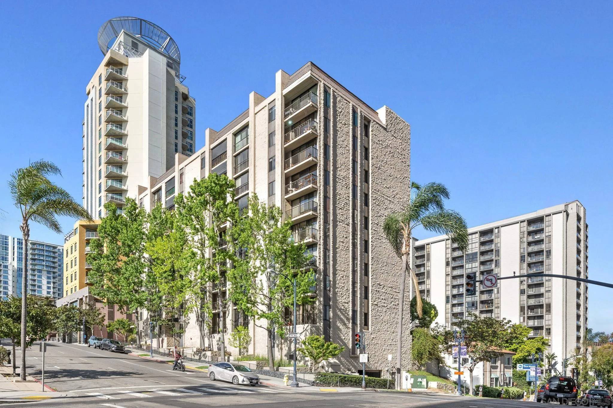 San Diego, CA 92101,1333 8th Ave #204