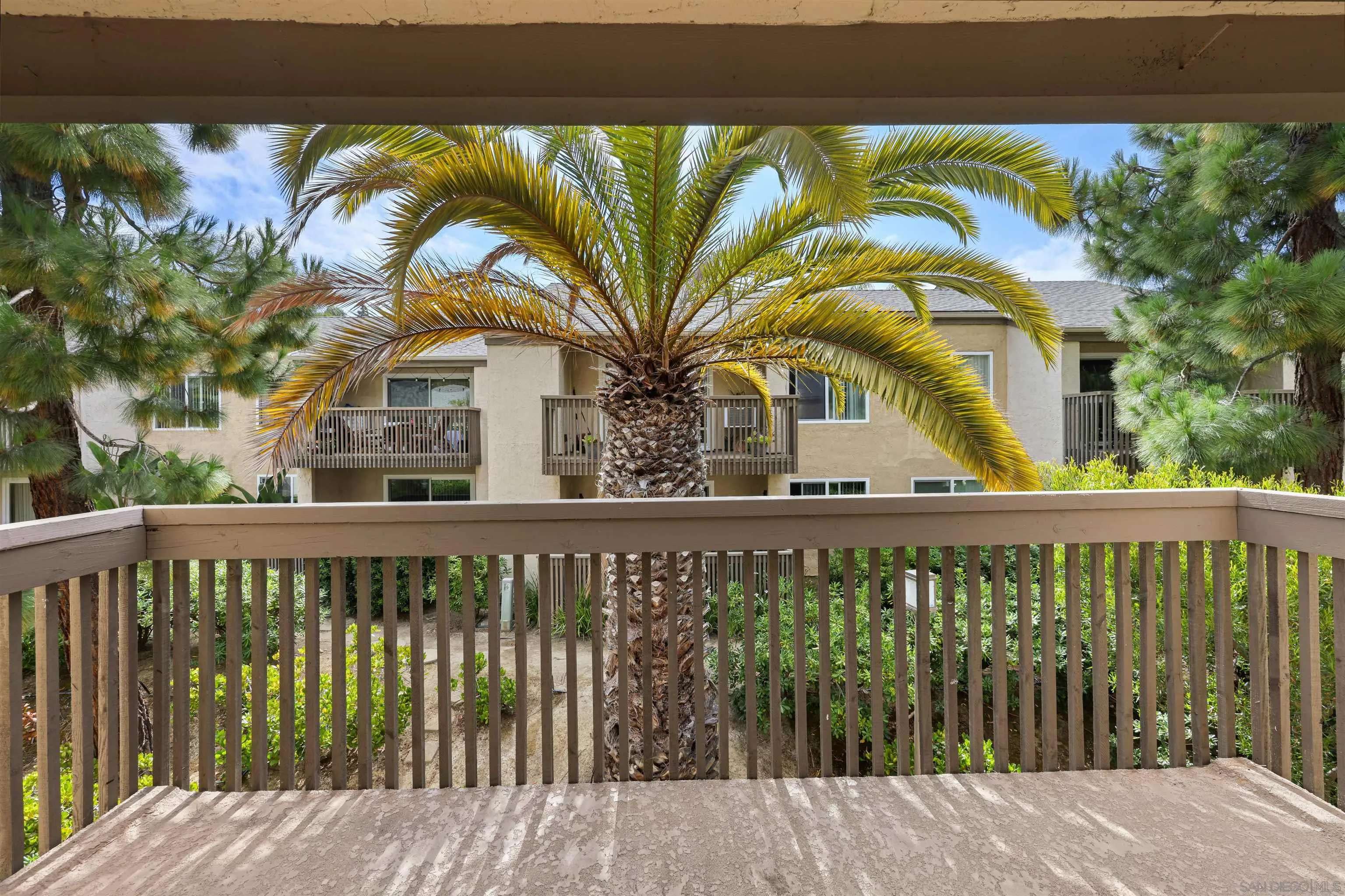 La Jolla, CA 92037,8515 Villa La Jolla Dr #G