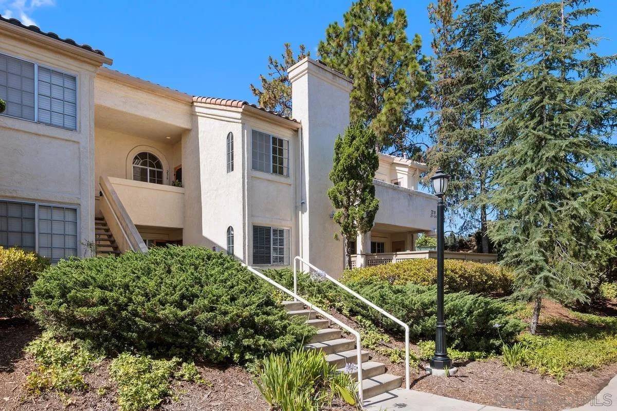 Vista, CA 92081,730 Breeze Hill Rd #236