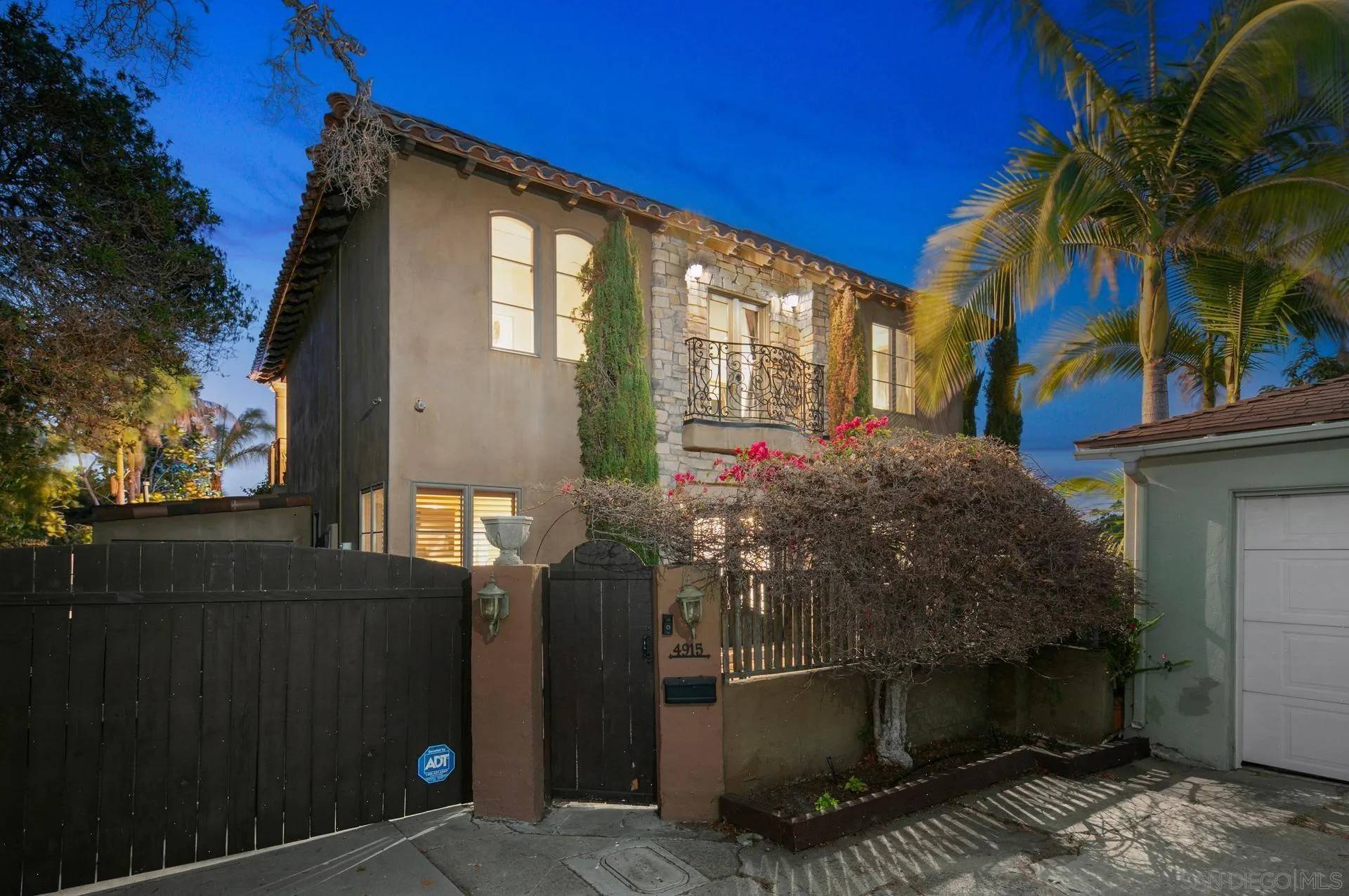 San Diego, CA 92116,4915 Eyrie Rd