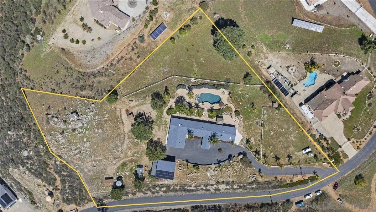 Ramona, CA 92065,20403 Rancho Villa Rd