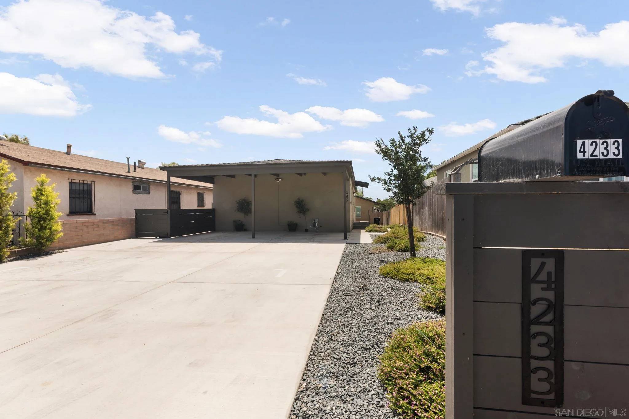 San Diego, CA 92105,4233 Pepper Dr