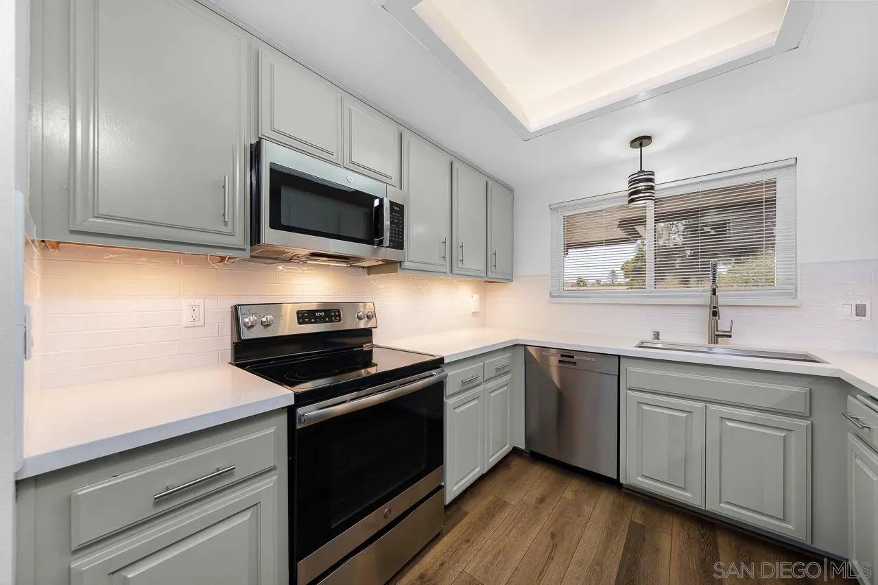 San Diego, CA 92110,4235 Asher St. #61
