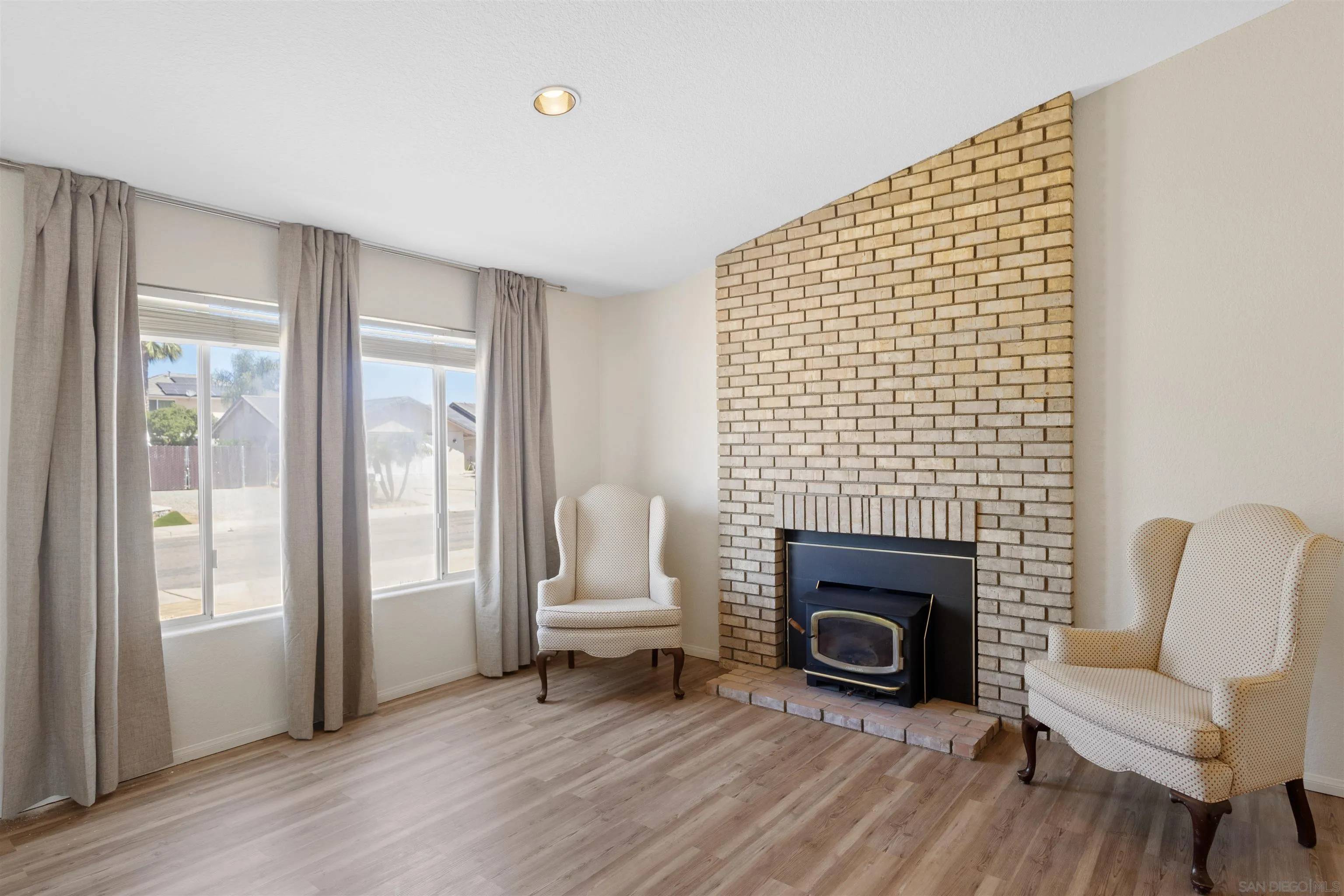 Ramona, CA 92065,1558 Angel Pl