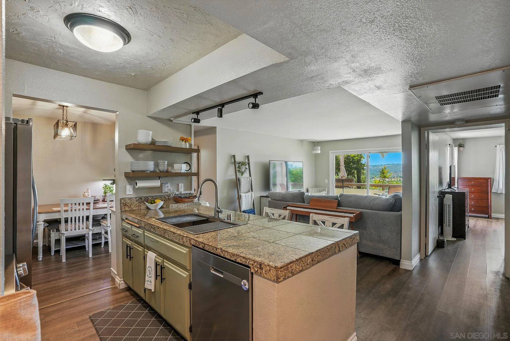 Bonsall, CA 92003,31940 Del Cielo Este #D3