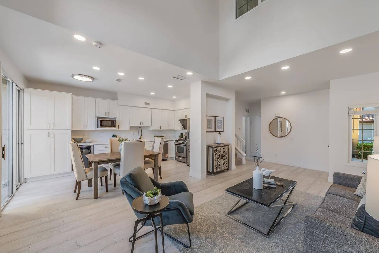 San Diego, CA 92130,3872 Creststone Pl