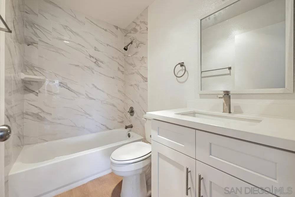 Vista, CA 92083,236 Diamond Way #249