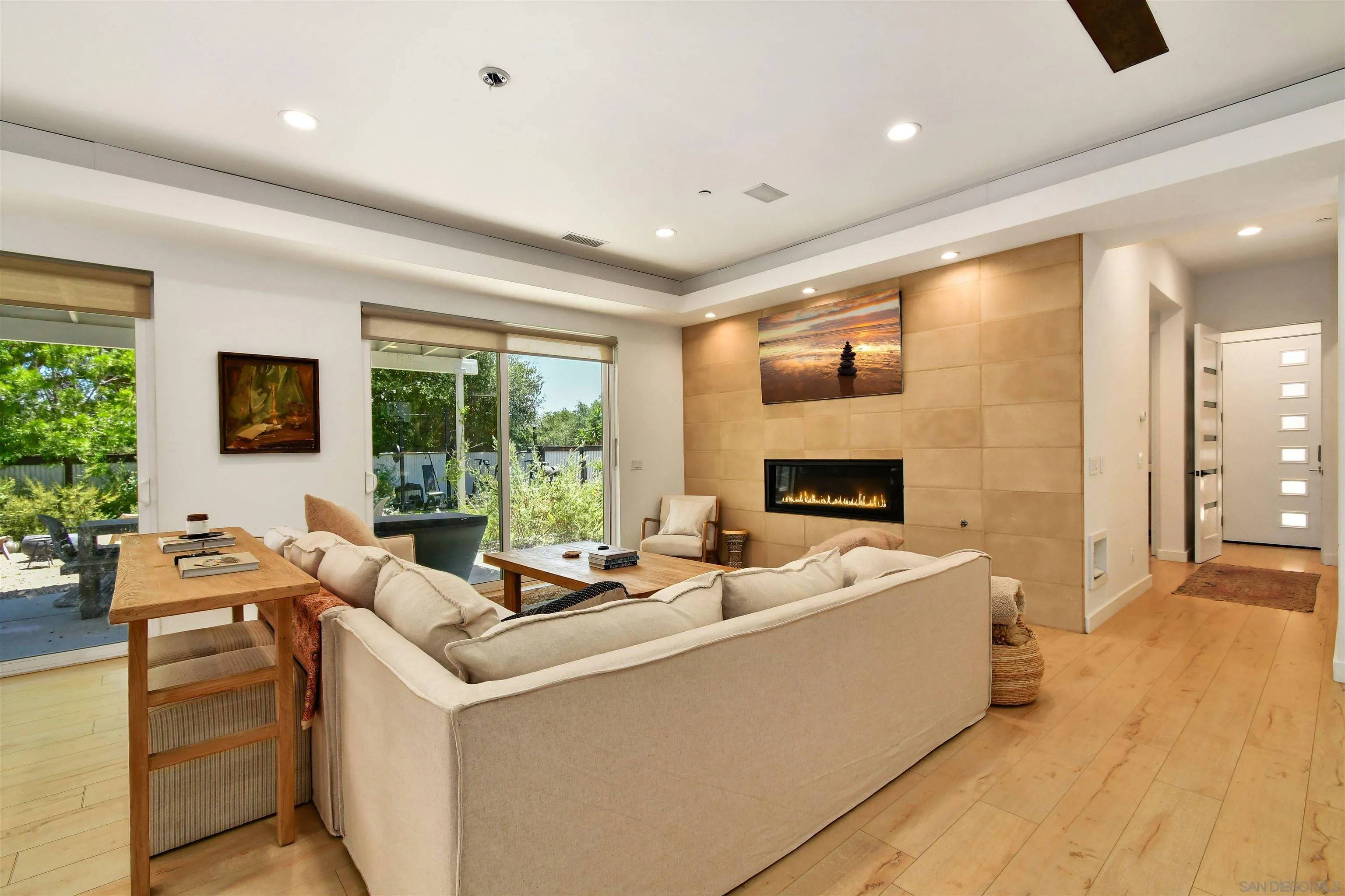 Escondido, CA 92029,20102 Elm Ln