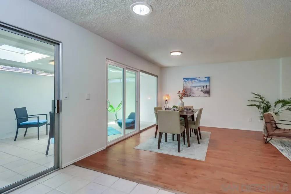 San Diego, CA 92115,4402 Collwood Ln