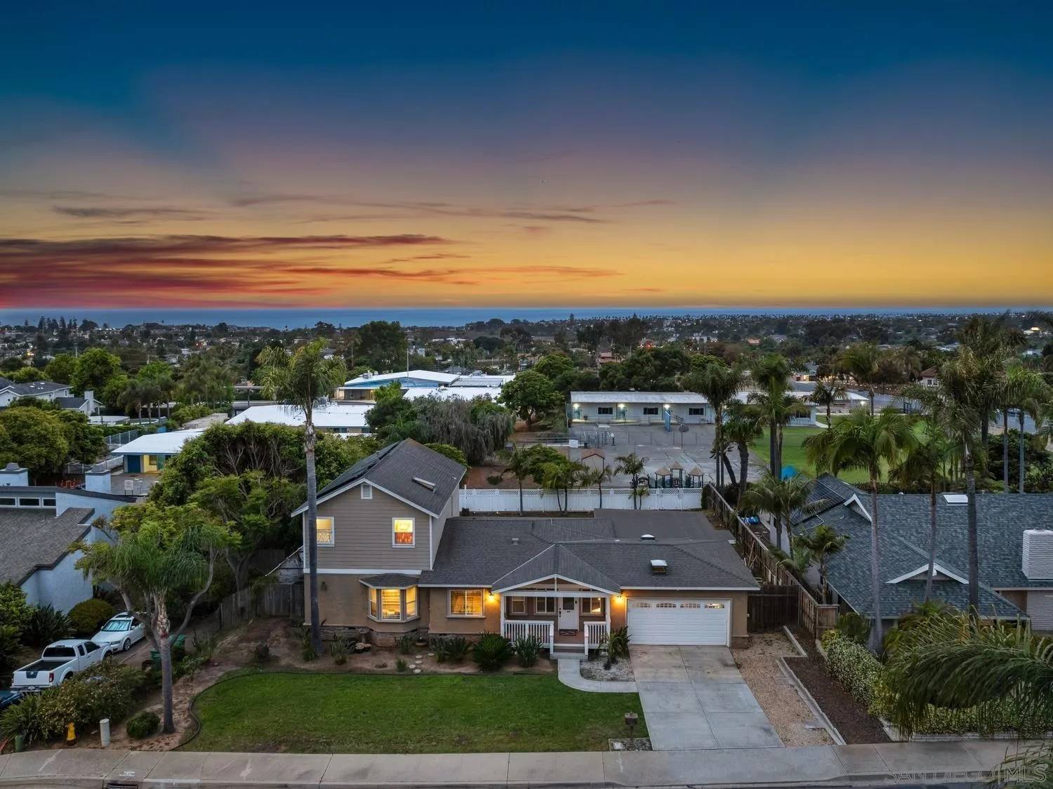 Carlsbad, CA 92008,2725 Morning Glory Ln