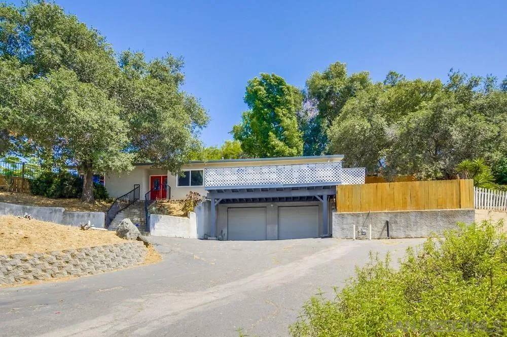 Lakeside, CA 92040,12817 castle court