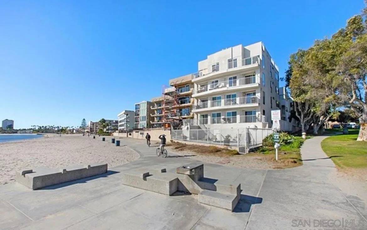 San Diego, CA 92109,1251 Parker Pl #1B