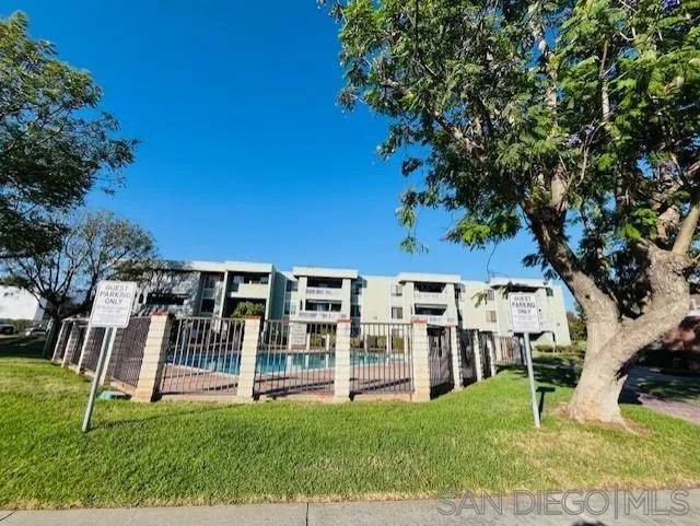 Escondido, CA 92025,1040 E Washington Ave #33