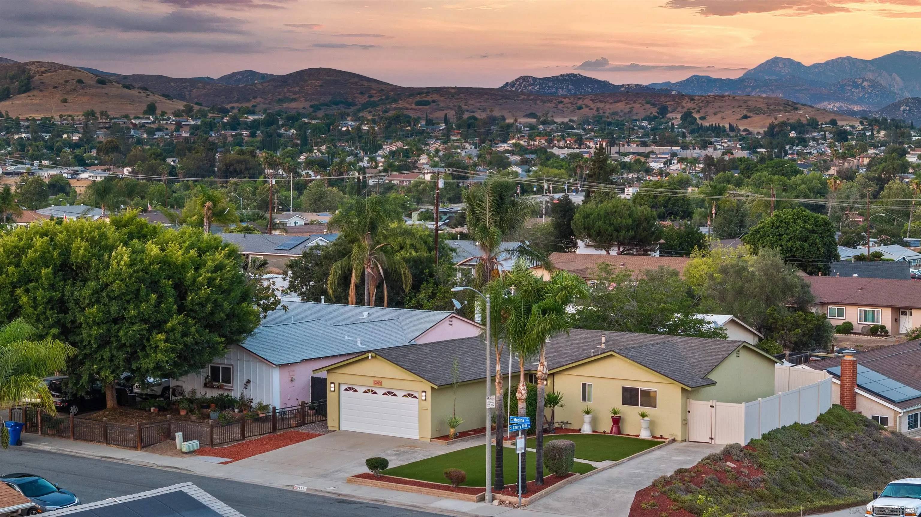 Santee, CA 92071,9447 Medina Dr