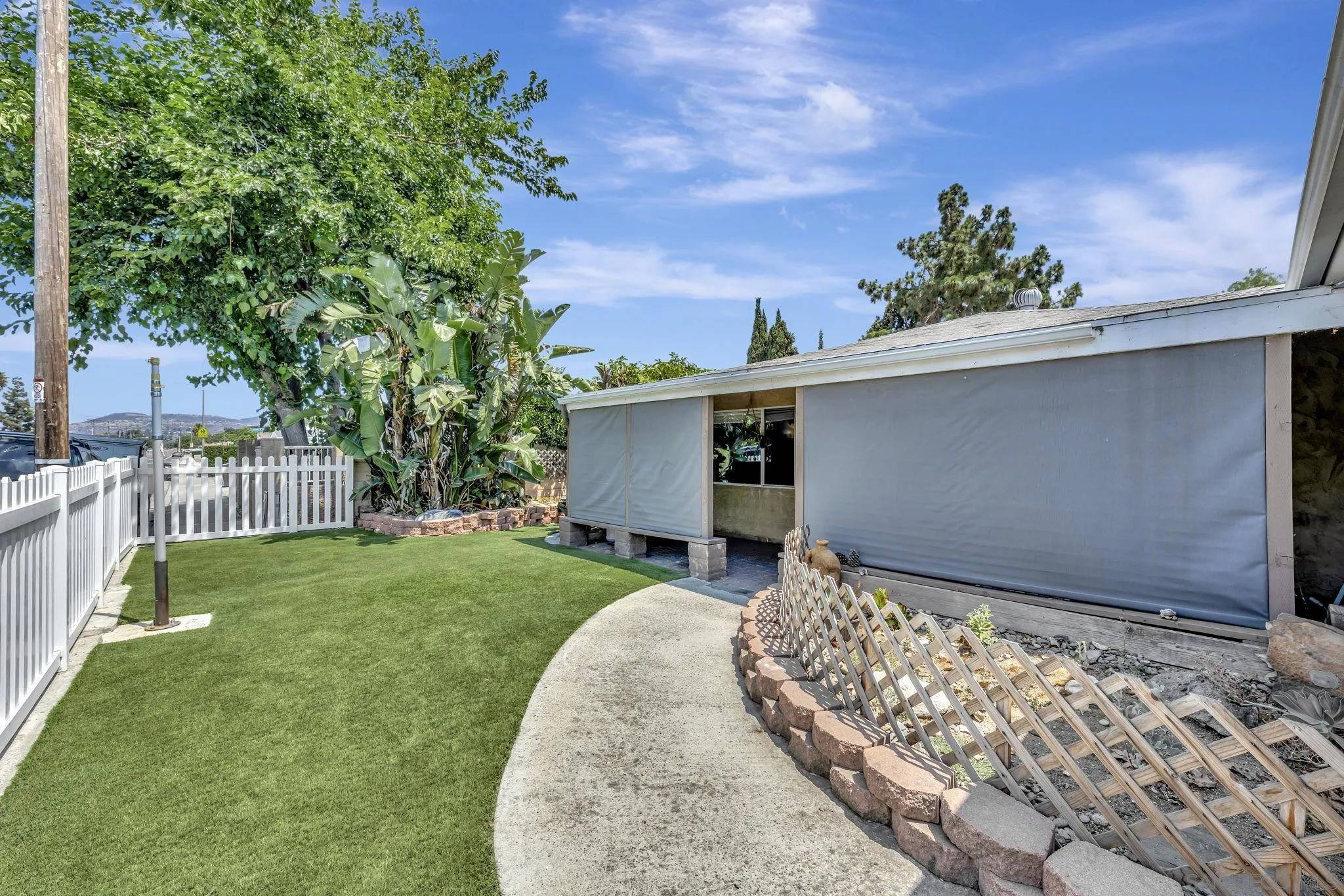 Santee, CA 92071,9129 Prospect Ave