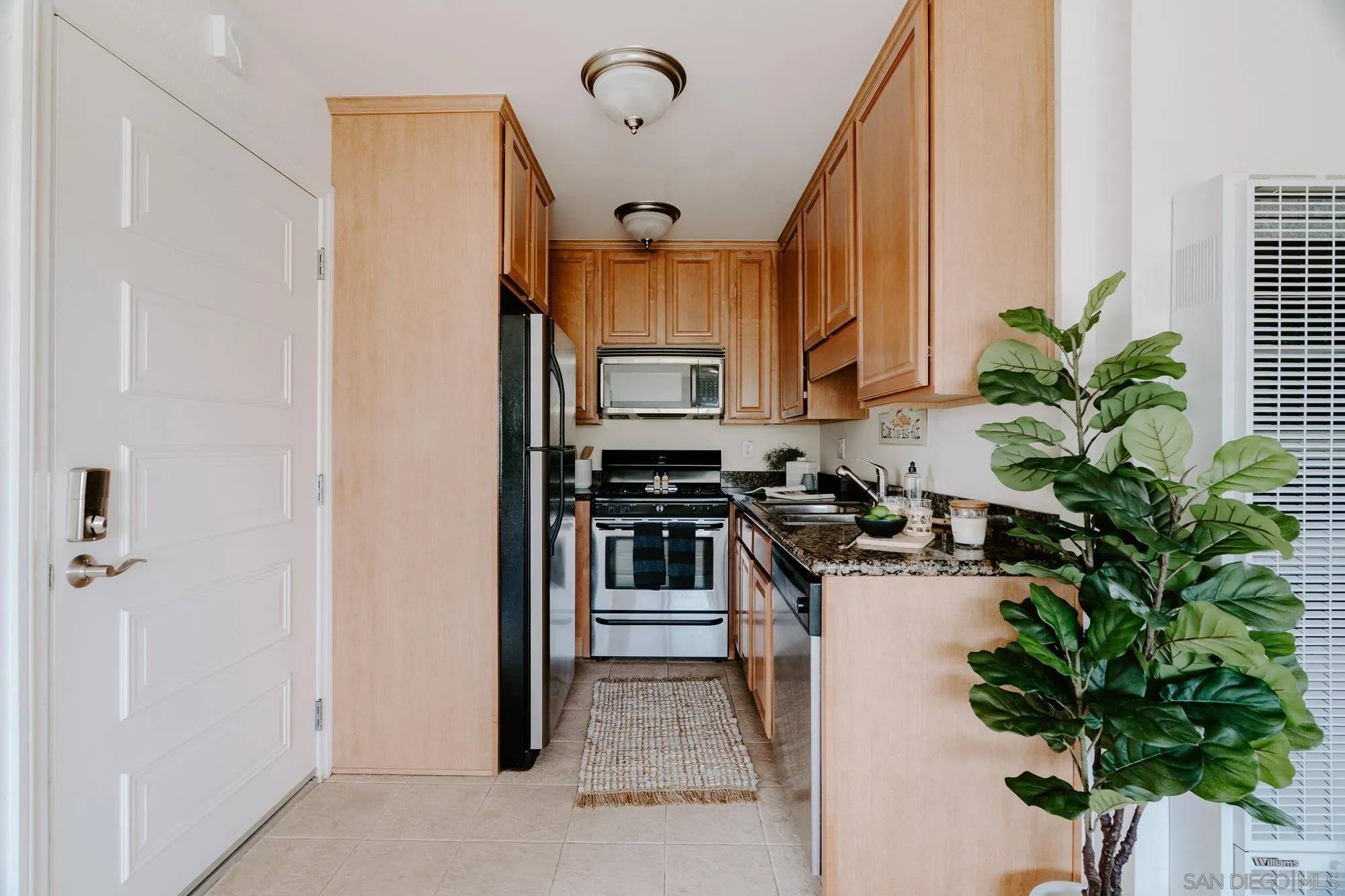 Imperial Beach, CA 91932,1365 Seacoast Dr #L