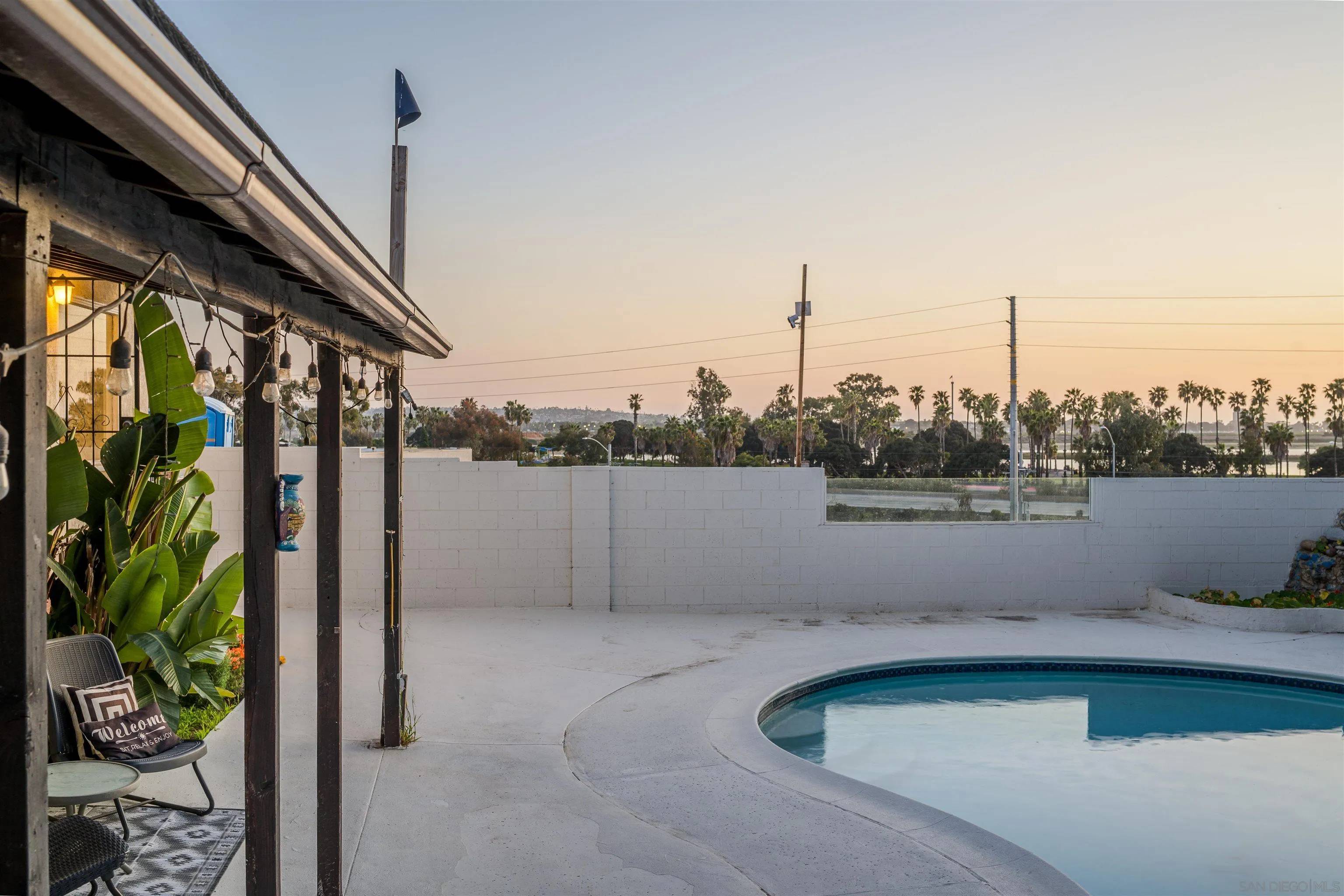 San Diego, CA 92110,1404 Lieta St