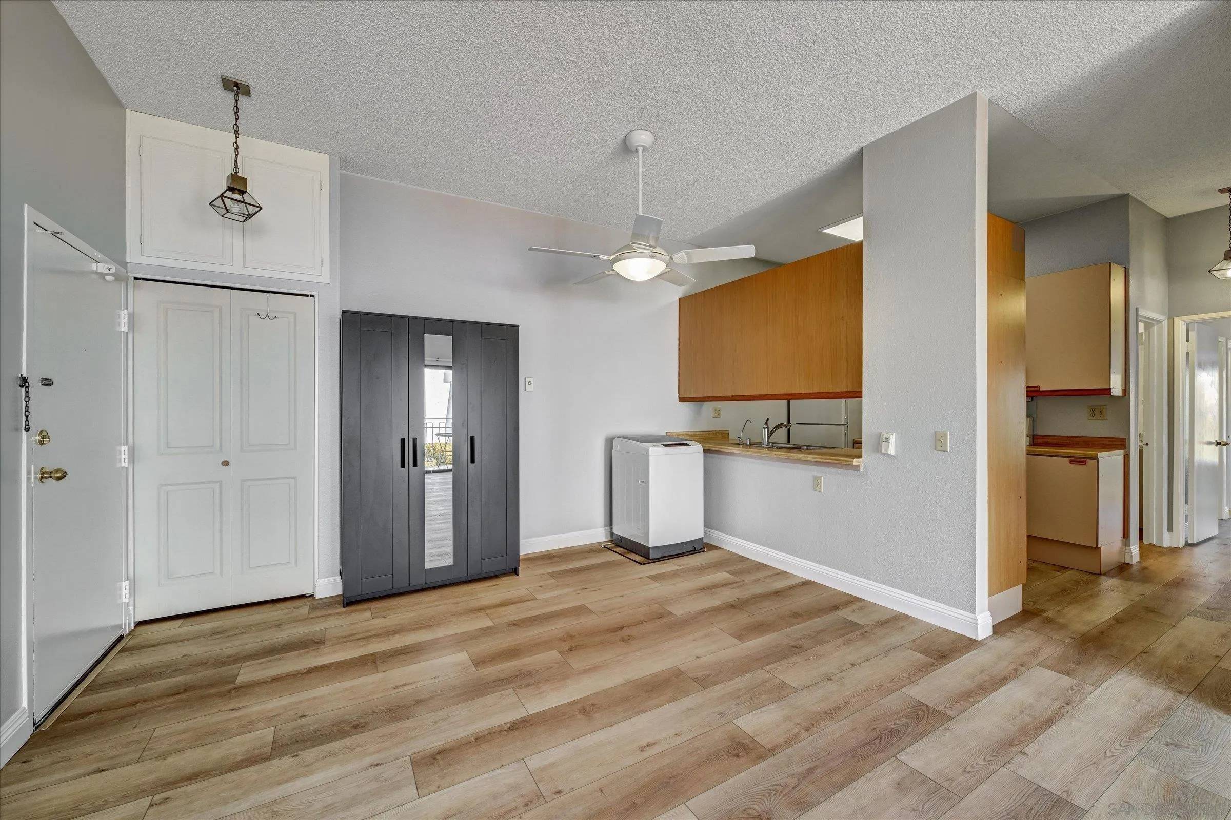 San Diego, CA 92122,8324 Regents Rd #2P