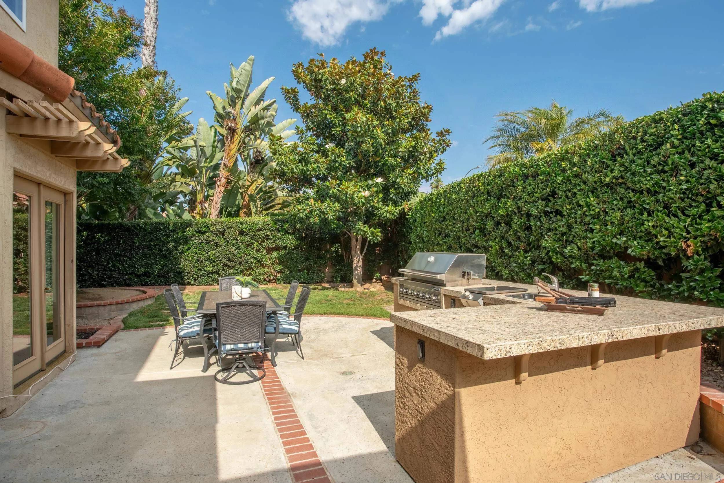 Vista, CA 92081,2009 Applewood Ln