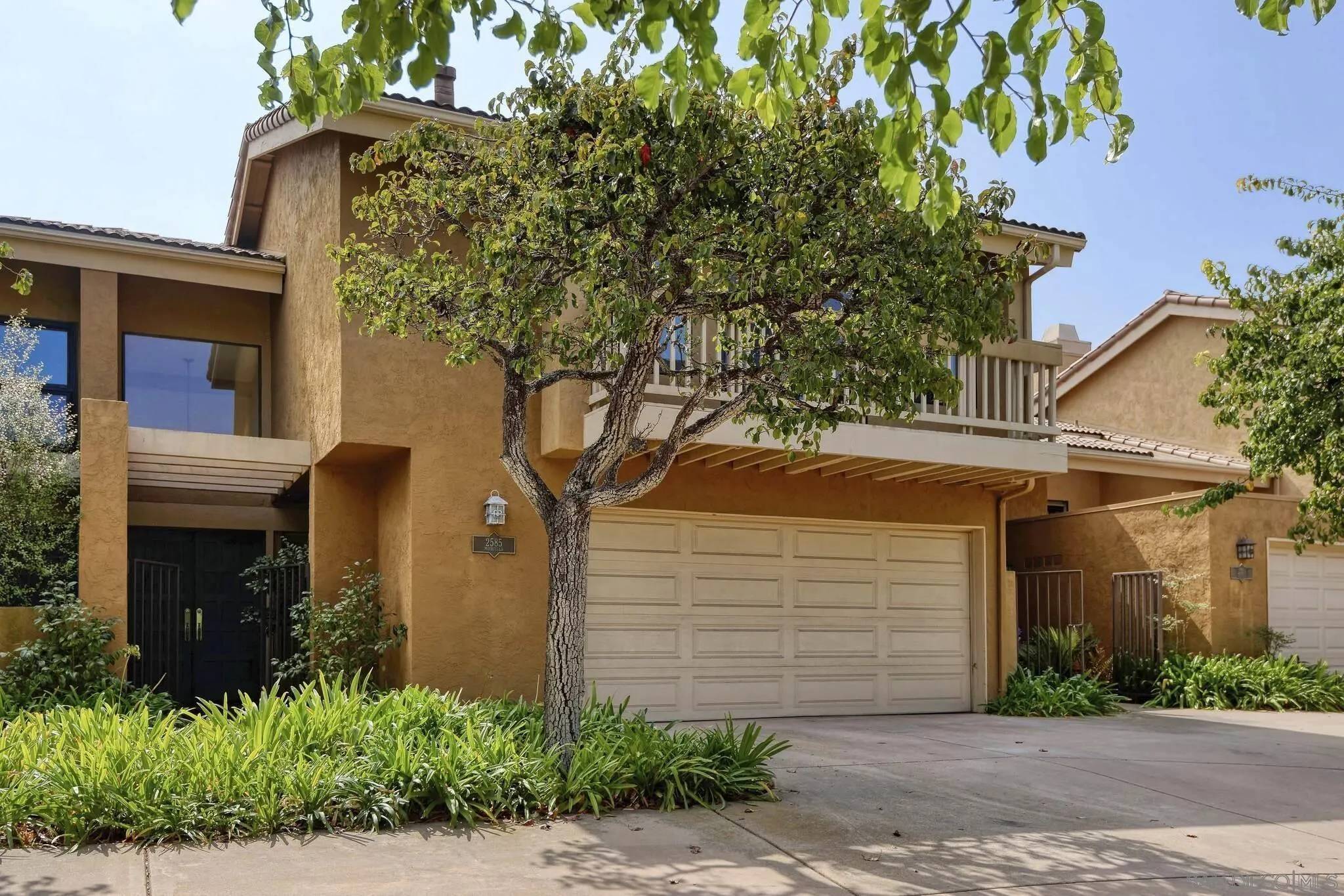 La Jolla, CA 92037,2585 Caminito Muirfield